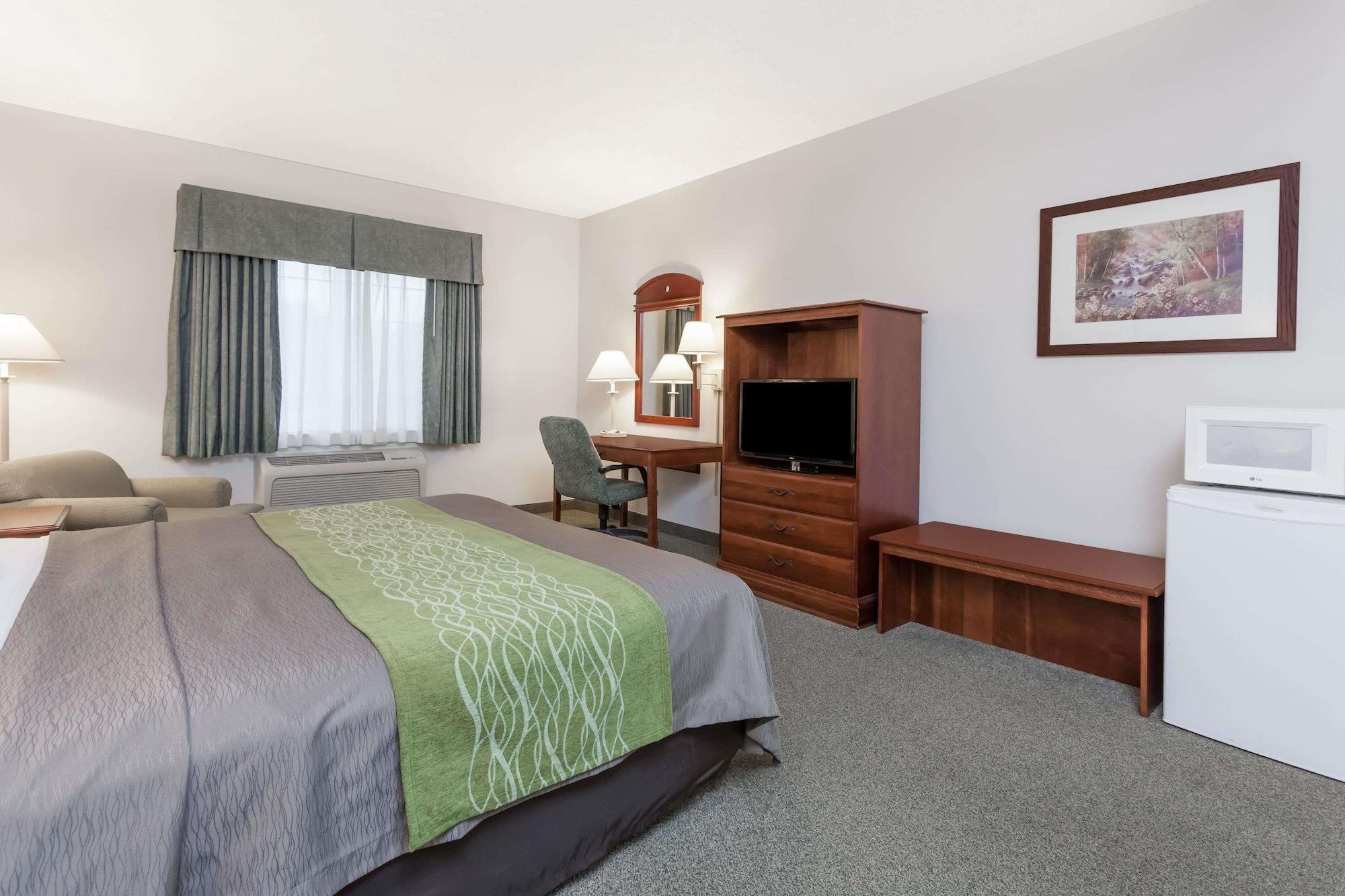 Days Inn By Wyndham Pentwater Ngoại thất bức ảnh